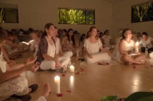 Mujeres en un reunión espiritual